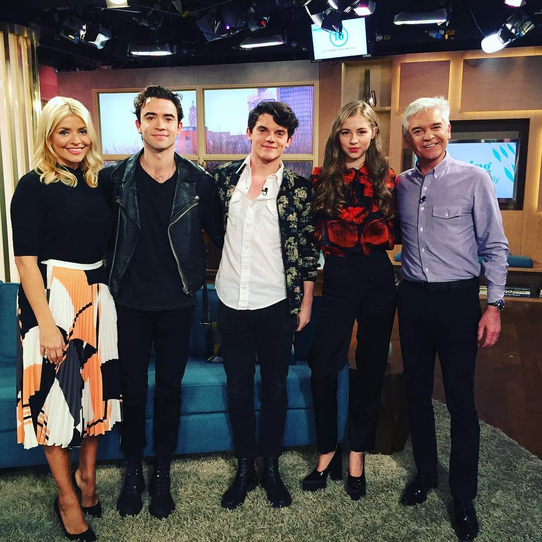 Hermione Corfield @hermionecorfield with @edwardbluemel @j.blackley from The Halcyon talking to Holly and Phil on This Morning
