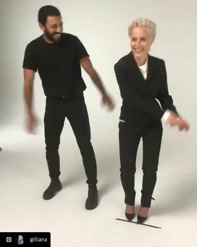 Check out @gilliana teaching @peterluxhair the floss on the lookbook shoot for @winserlondon 🏻🕺🏻
.
.
.