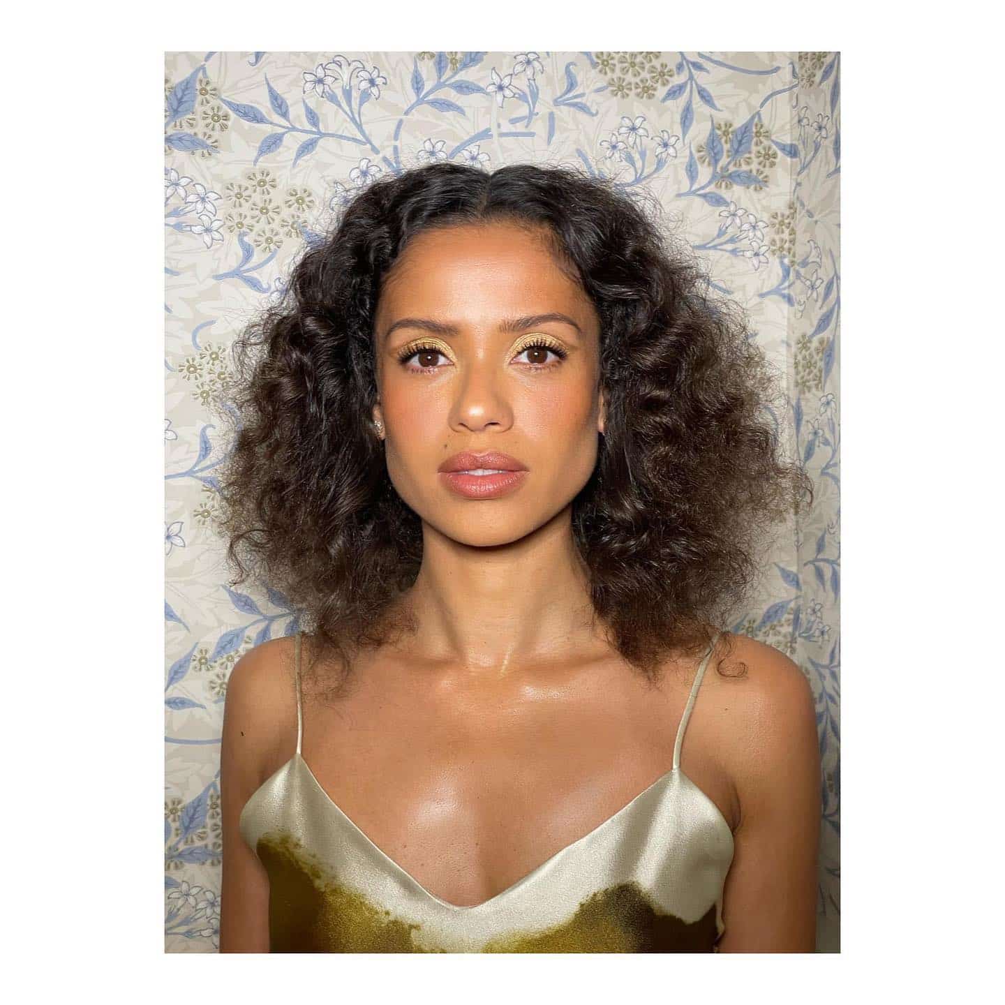 @gugumbatharaw at the Dunhill BAFTA dinner last night 
.
.
.
‍♀️ @angelovallillo 
 @charlottetilbury
 @leithclark, @prada 
📸 @ Dave Benett @gettyimages 
.
.