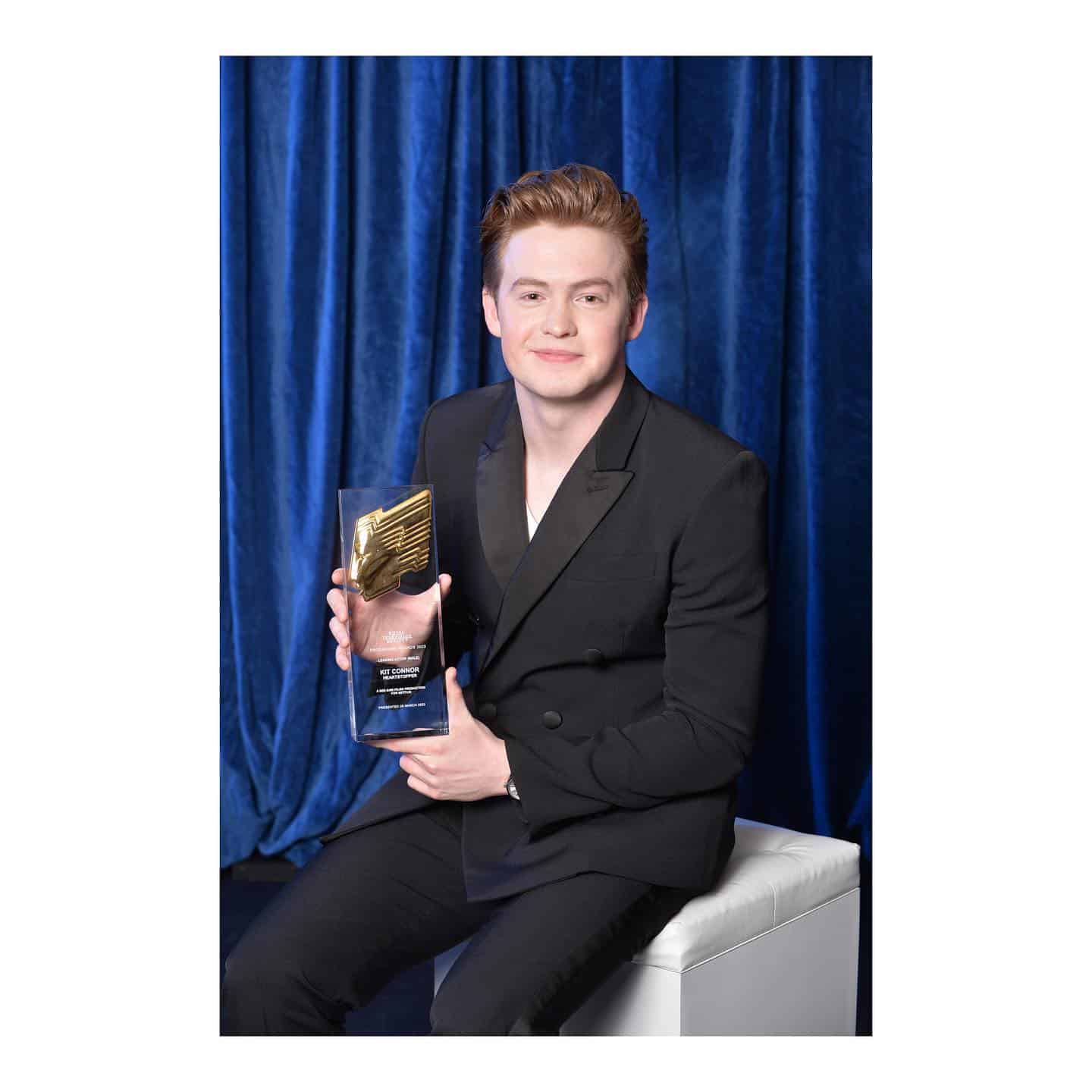 Congratulations to @kit.connor on his LEADING ACTOR, MALE award at the 2023 Royal Television Society Awards  Bravo, Kit! 

.
.
.

Kit wears @connolly 
Styling: @felicitykay 
Grooming: @thebradylea 
📸: Richard Kendal/RTS 
Special thanks to @royaltelevisionsociety 

.
.
.