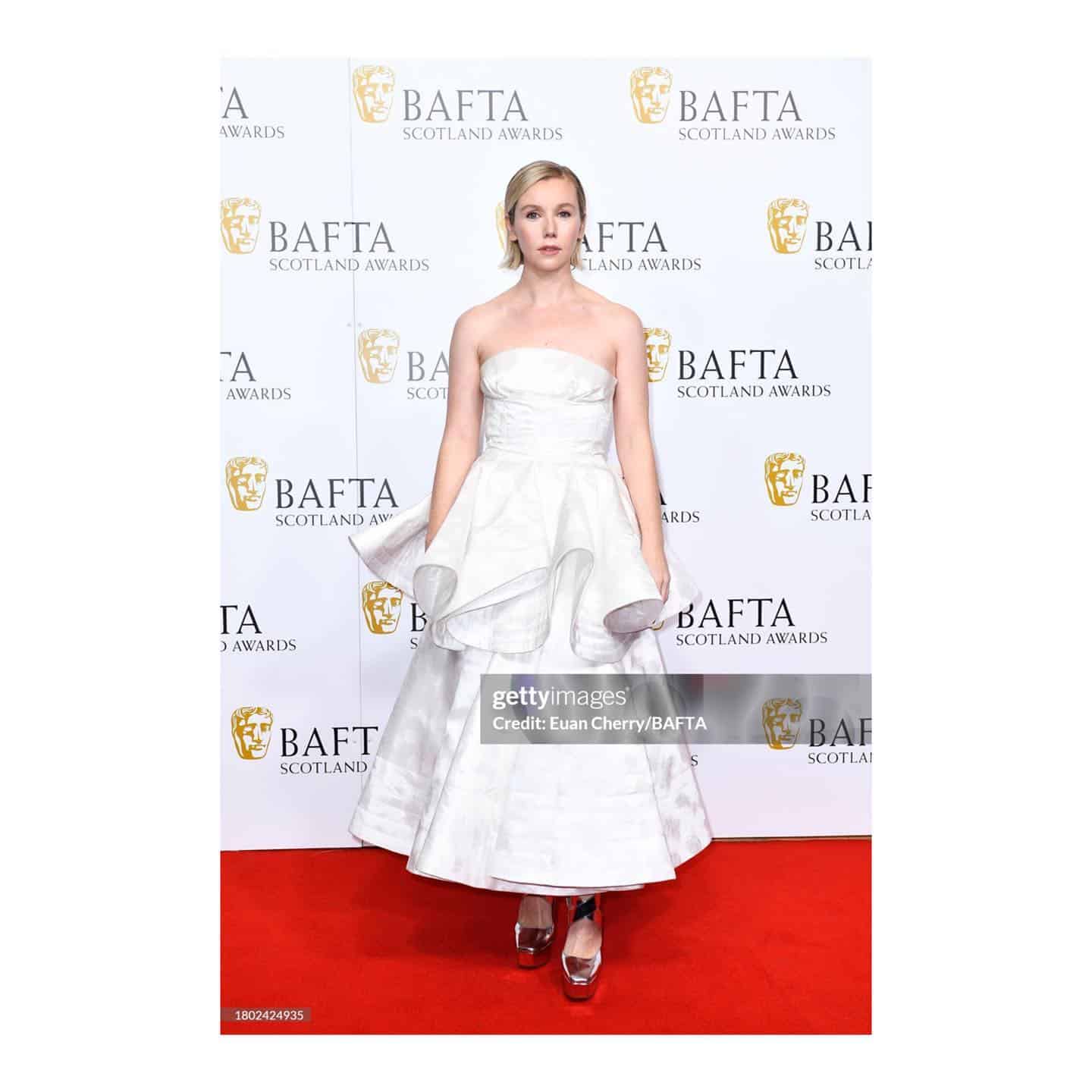 @laurenlyle7 attends the @baftascotland Awards, held in Glasgow tonight 🕊️

🕊️ Congratulations to Lauren for your win of ‘Actress - Television’ and Audience Award for ‘Favourite Scot on Screen’ for 🕊️

.
.
.

📸 @gettyimages @euancherry 
Styling: @hollyevawhite 
Hair: @jackbaxter 
Makeup: @sarahillmakeup 

.
.
.