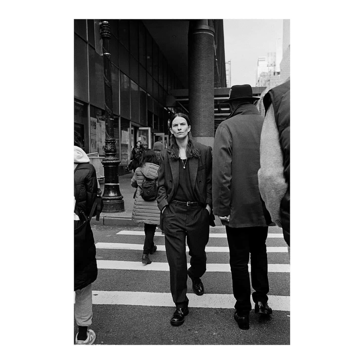 🖤 @eliotsumner for @netflixqueue, talking about all things @ripleynetflix 🖤

.
.
.

Photography: @maxfarago 
Hair: @ayumi_yamamoto.hair 
Skin: @satsukisoma 
Styling: @edward.bowleg 

.
.
.