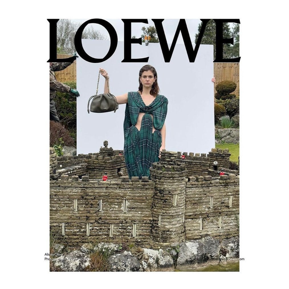 @alisonjoliver for the @loewe FW24 pre collection campaign 

.
.
.

Photography: @juergentellerstudio 
Creative Direction: @jonathan.anderson 
Creative Partner: @doviledrizyte 
Styling: @benjaminbruno_ 
Hair: @keiterada 
Makeup: @daniel_s_makeup 
Manicure: @amaquashie 
Production: @holmesproduction 

.
.
.